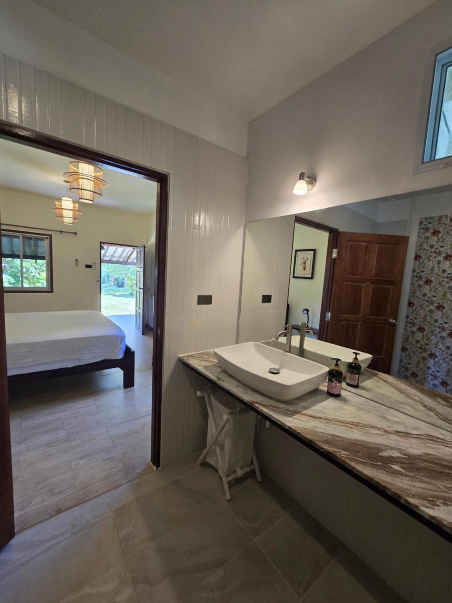 The Blue Gecko Hotel Koh Lanta Exterior photo